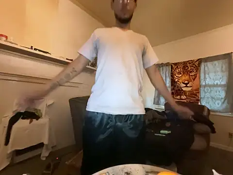 Snapshot of ThrowedWorldWide chatting on February 2026 03:31:01 PM ThrowedWorldWide online show from February 2026 03:31:01 PM