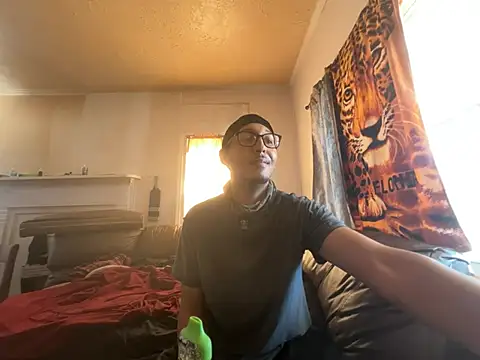 Snapshot of ThrowedWorldWide chatting on March 2026 04:13:02 PM ThrowedWorldWide online show from March 2026 04:13:02 PM