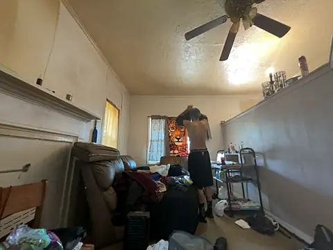 Snapshot of ThrowedWorldWide chatting on March 2026 08:05:02 PM ThrowedWorldWide online show from March 2026 08:05:02 PM