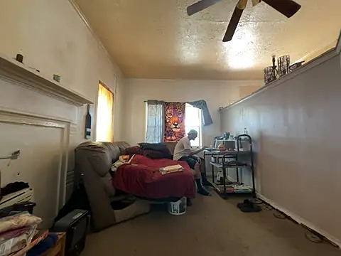 Snapshot of ThrowedWorldWide chatting on March 2026 06:12:02 PM ThrowedWorldWide online show from March 2026 06:12:02 PM