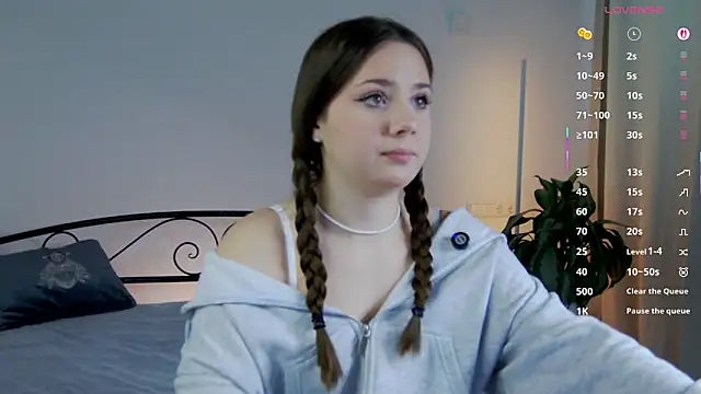 Snapshot of KariDollar chatting on January 2026 07:45:02 AM KariDollar online show from January 2026 07:45:02 AM