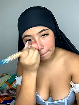 Samara  Amir online show from October 2025 01:22:02 PM