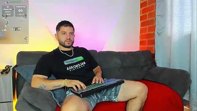 TomSloam online show from October 2025 01:00:01 PM