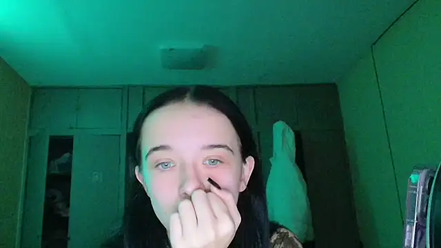 Emilia Light online show from December 2025 07:06:02 AM