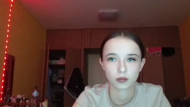 Emilia Light online show from May 2026 08:30:01 AM