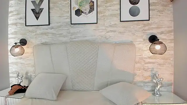 ashlye collins online show from November 2025 09:14:02 PM