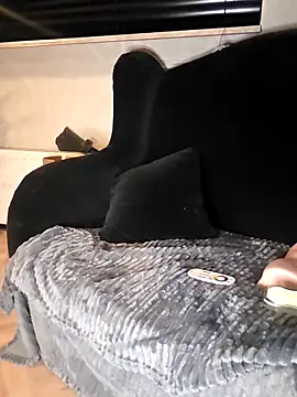 Snapshot of WhimsicalBirdette chatting on April 2026 09:48:01 PM WhimsicalBirdette online show from April 2026 09:48:01 PM