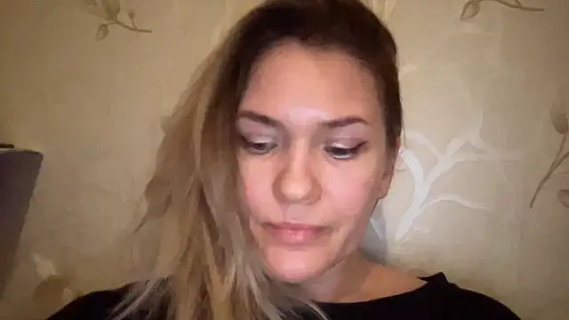 Snapshot of Milysoren chatting on February 2026 05:22:02 PM Milysoren online show from February 2026 05:22:02 PM