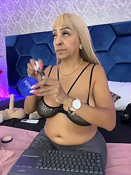 Angelina Roa online show from August 2026 02:30:01 PM