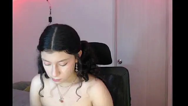 Ivonnybonn online show from November 2025 02:47:02 AM