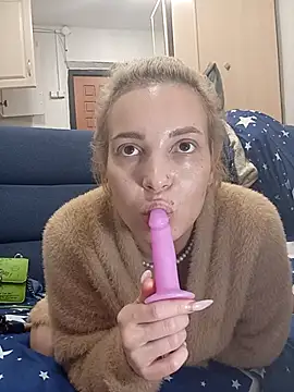 Conny Shellie online show from November 2025 10:30:02 PM