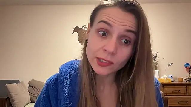 AnnieLove7722 online show from October 2025 10:05:01 AM