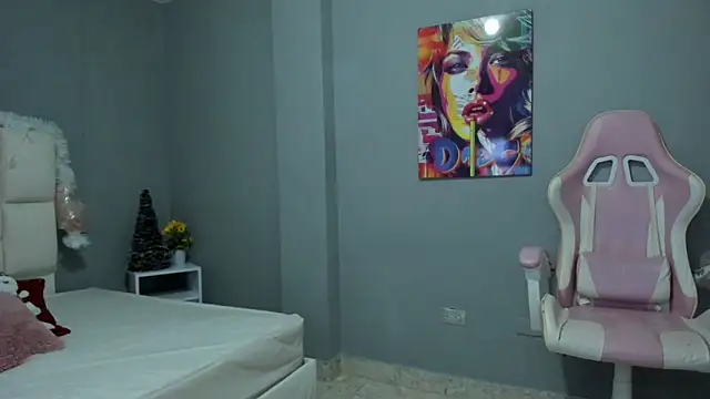 Snapshot of Athenea__fox chatting on December 2025 12:01:02 PM Athenea fox online show from December 2025 12:01:02 PM