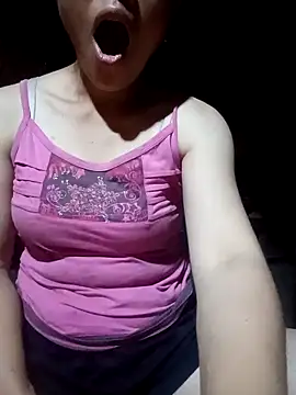 bree-zz online show from May 2026 09:42:02 PM