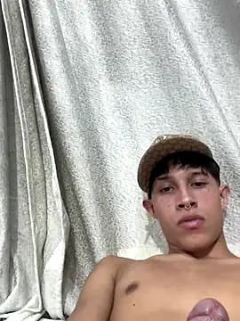 Adam Loveee online show from October 2025 01:31:01 AM