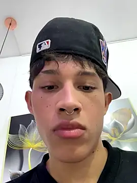 Adam Loveee online show from November 2025 11:37:02 PM