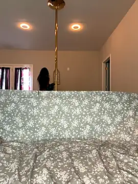 Snapshot of yunniq chatting on October 2025 09:02:01 PM yunniq online show from October 2025 09:02:01 PM