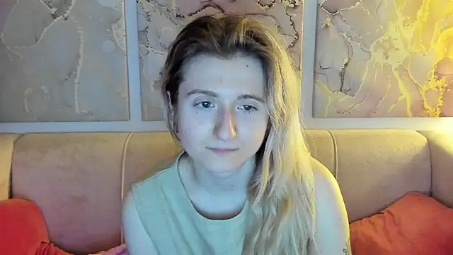 Snapshot of CamillaDreamer chatting on April 2026 11:38:02 PM CamillaDreamer online show from April 2026 11:38:02 PM