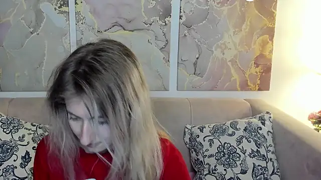 Snapshot of CamillaDreamer chatting on May 2026 10:38:01 PM CamillaDreamer online show from May 2026 10:38:01 PM