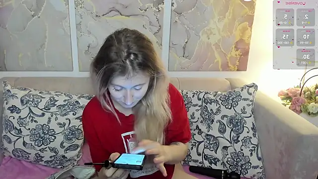 Snapshot of CamillaDreamer chatting on May 2026 10:54:01 AM CamillaDreamer online show from May 2026 10:54:01 AM