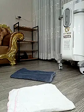 Snapshot of Ori-Min chatting on December 2025 02:05:02 AM Ori-Min online show from December 2025 02:05:02 AM