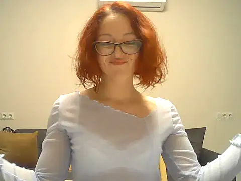 Snapshot of Sweet00Fox chatting on November 2025 04:25:01 PM Sweet00Fox online show from November 2025 04:25:01 PM