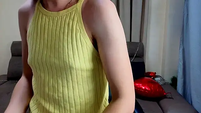 Snapshot of Emilly__Grey chatting on February 2026 07:21:01 PM Emilly Grey online show from February 2026 07:21:01 PM