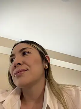 Mariana gom online show from April 2026 12:21:02 PM