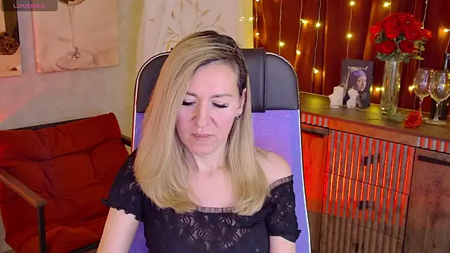 DonnaSmitth online show from April 2026 07:05:01 PM