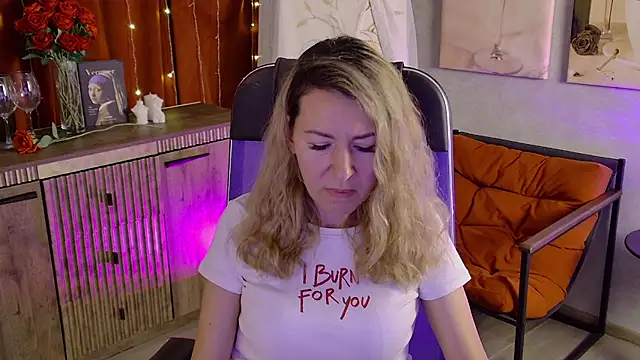 DonnaSmitth online show from May 2026 06:47:02 PM