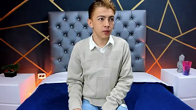 Lian Miller1  online show from October 2025 12:36:01 PM