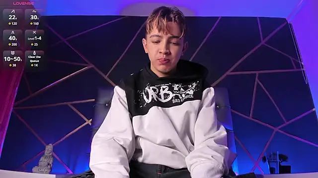 Lian Miller1  online show from February 2026 12:23:01 PM