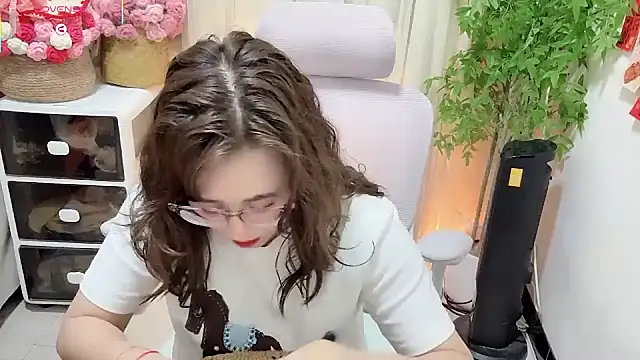 NEWONETO online show from May 2026 12:34:02 PM
