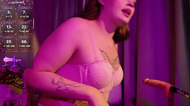 EvaaLane online show from October 2025 09:05:02 AM