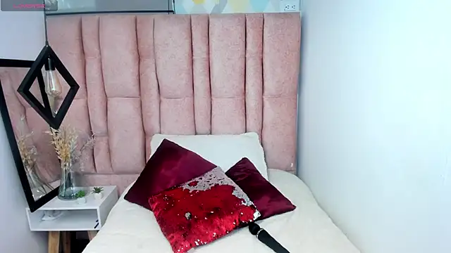 Issa Milf   online show from May 2026 01:50:01 PM
