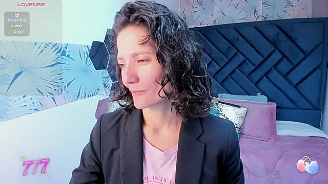 Valery More   online show from May 2026 01:07:02 PM