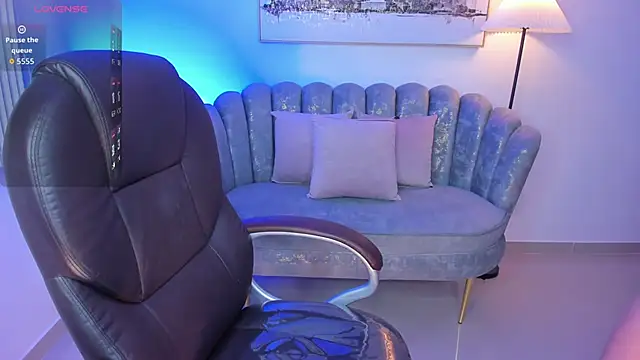 zharaa fox online show from May 2026 04:50:01 AM