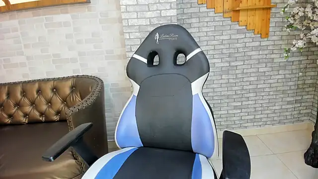 Snapshot of Alisonn_Doll chatting on February 2026 06:48:01 PM Alisonn Doll online show from February 2026 06:48:01 PM