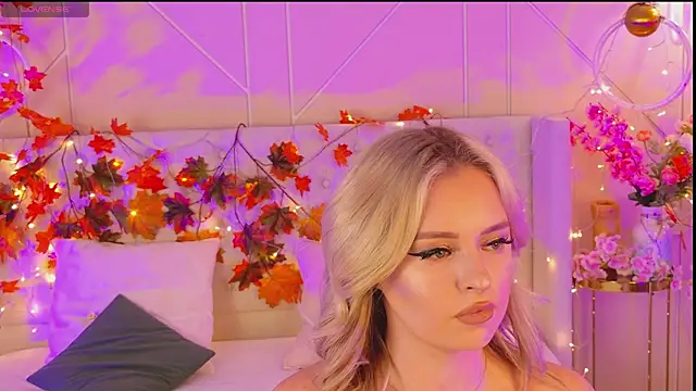 EllyLinn online show from December 2025 04:34:02 PM