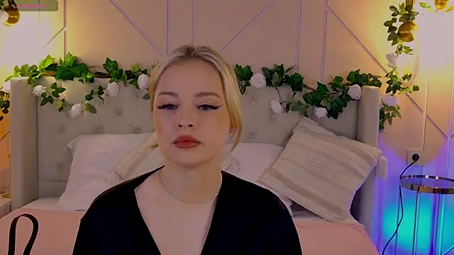 EllyLinn online show from April 2026 04:42:02 PM