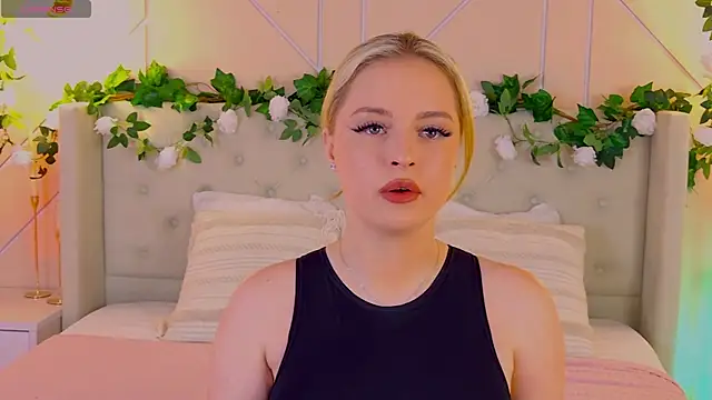 EllyLinn online show from April 2026 04:42:02 PM