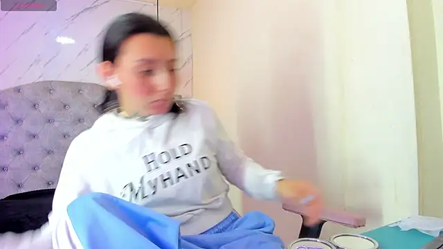 Snapshot of Iris__77 chatting on October 2025 07:00:01 PM Iris 77 online show from October 2025 07:00:01 PM