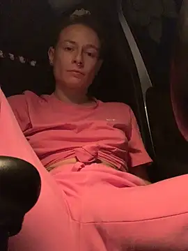 GoldenPussy1329 online show from November 2025 08:31:01 PM