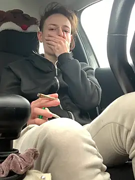 GoldenPussy1329 online show from January 2026 03:06:01 PM