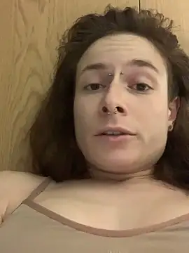 Snapshot of GoldenPussy1329 chatting on February 2026 02:33:01 AM GoldenPussy1329 online show from February 2026 02:33:01 AM