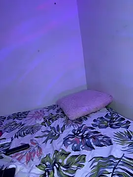 Snapshot of ScarletVyxen chatting on October 2025 12:10:02 AM ScarletVyxen online show from October 2025 12:10:02 AM