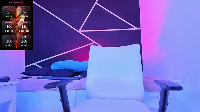 Snapshot of VynnyBlacke_ chatting on October 2025 08:08:02 PM VynnyBlacke online show from October 2025 08:08:02 PM