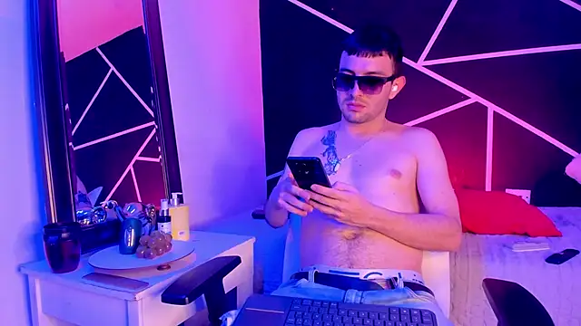 Snapshot of VynnyBlacke_ chatting on November 2025 08:19:01 PM VynnyBlacke online show from November 2025 08:19:01 PM