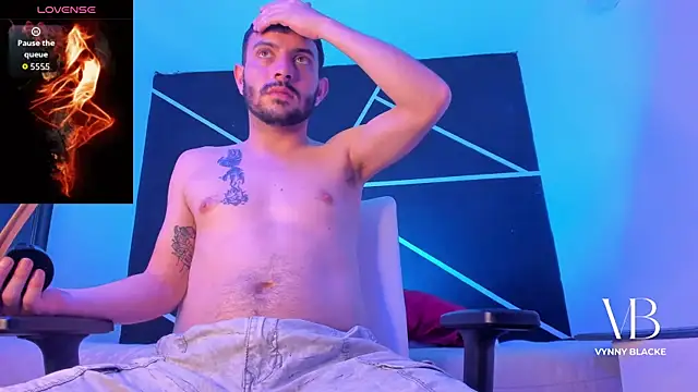 Snapshot of VynnyBlacke_ chatting on December 2025 08:47:02 PM VynnyBlacke online show from December 2025 08:47:02 PM