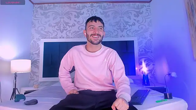 Snapshot of VynnyBlacke_ chatting on January 2026 03:12:02 AM VynnyBlacke online show from January 2026 03:12:02 AM